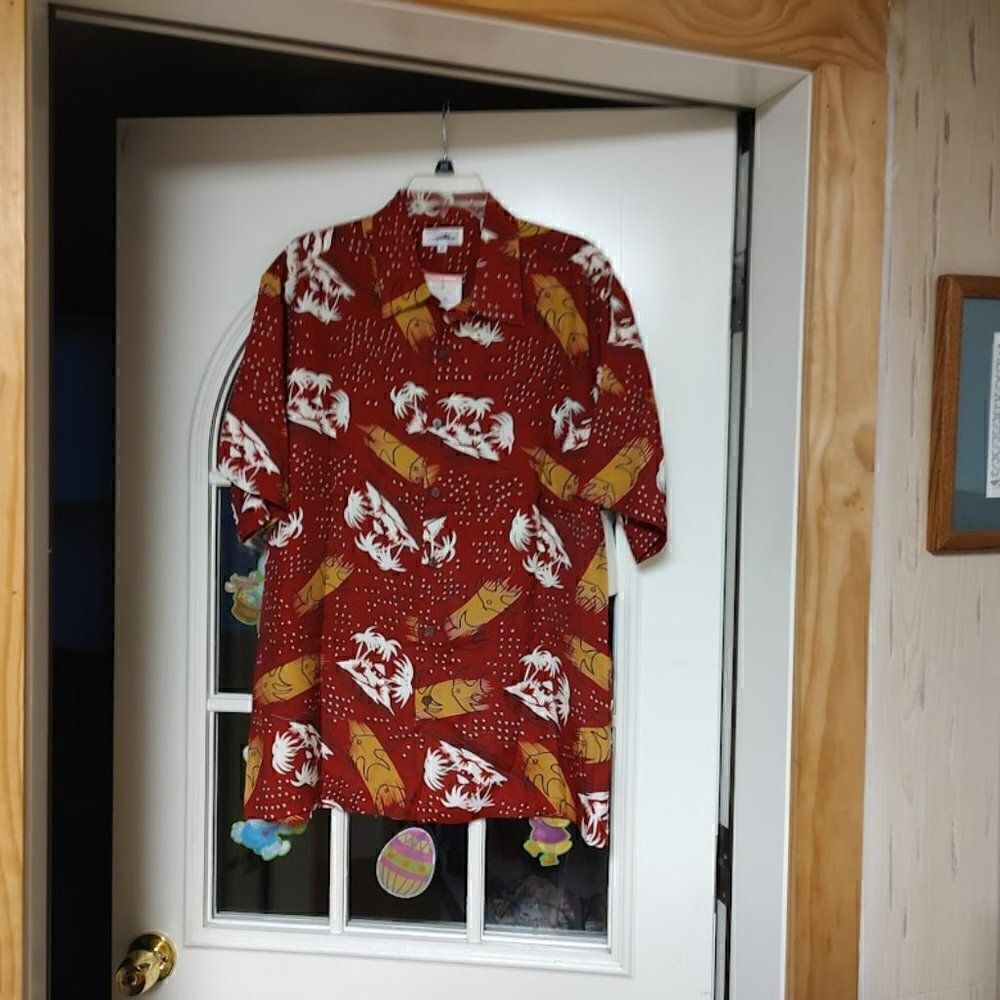 New Island Connection Hawaii Red Designed Short Sleeve Button Down Shirt Size M